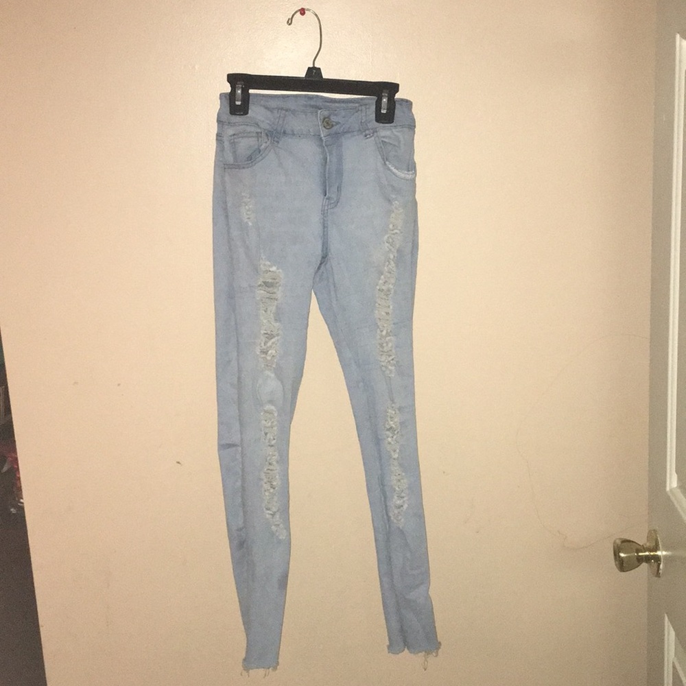 Light blue riper jeans